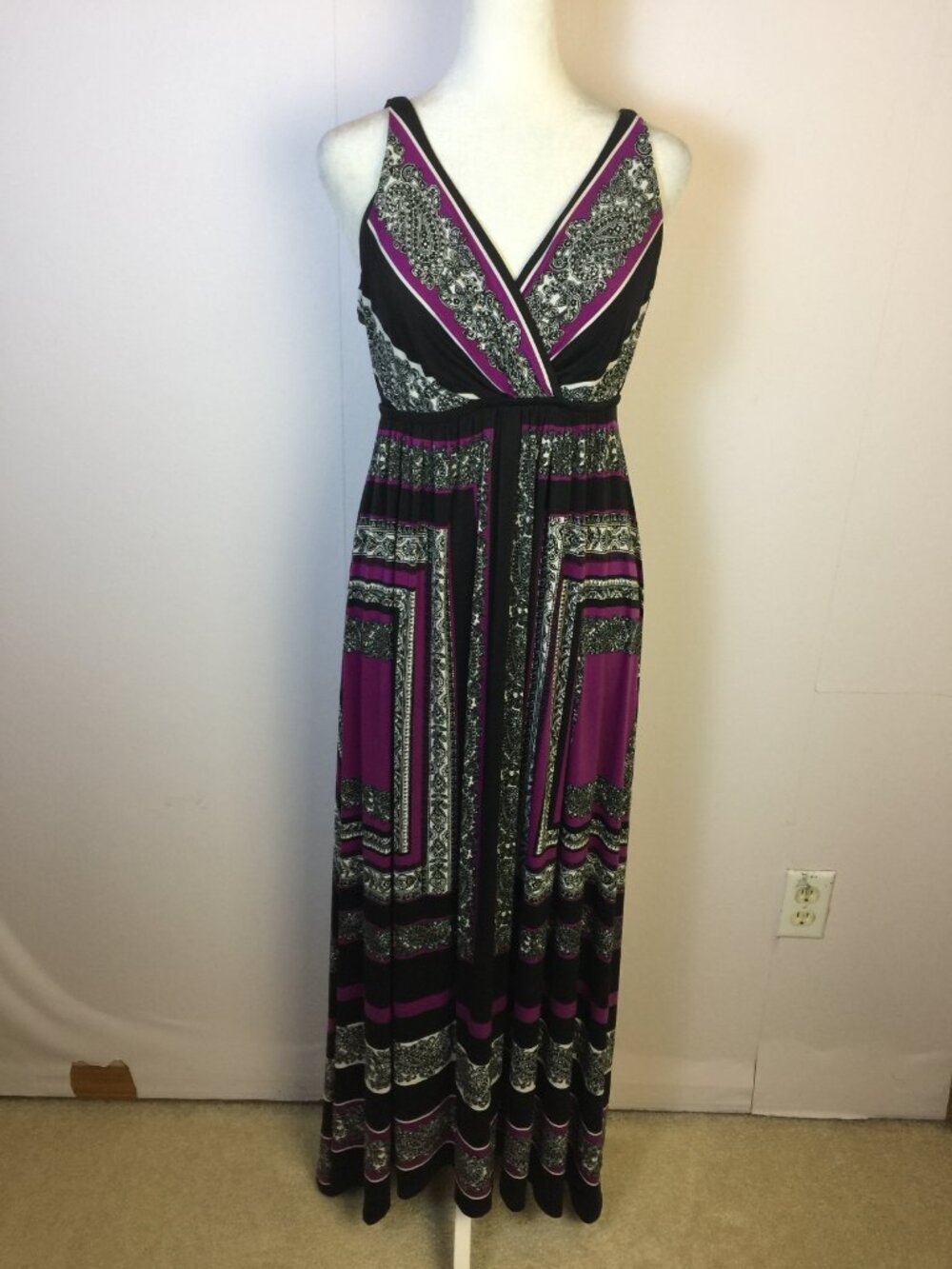 Soma Tank Maxi Dress Size M Womans Black Purple Paisley Empire Waist Sleeveless